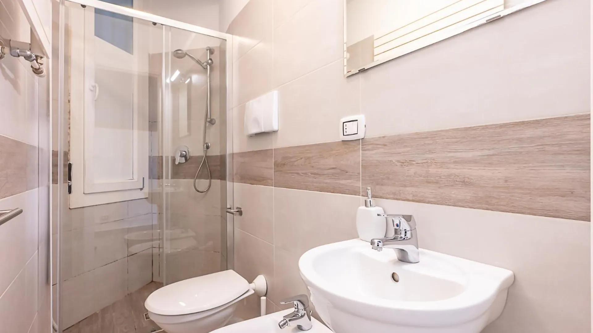 City Life - Stadiosansiro Suite Con Wi-Fi - Ac 0*, Milano Italien